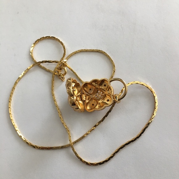 Gold tone diamanté openable pendant and chain - Picture 6 of 8